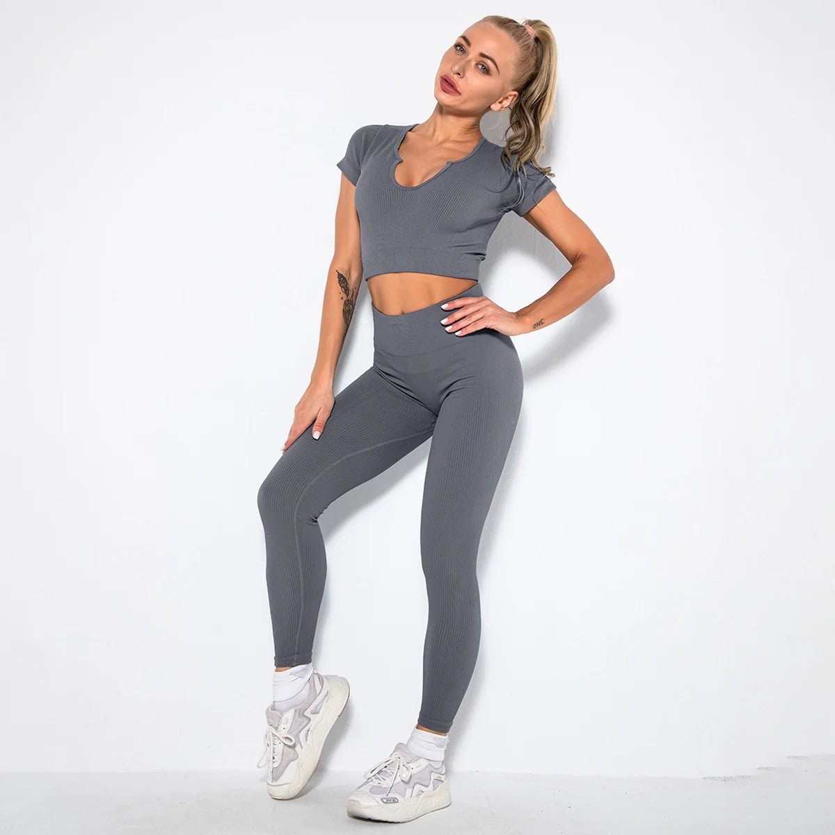 v-shirt+Leggings-gray